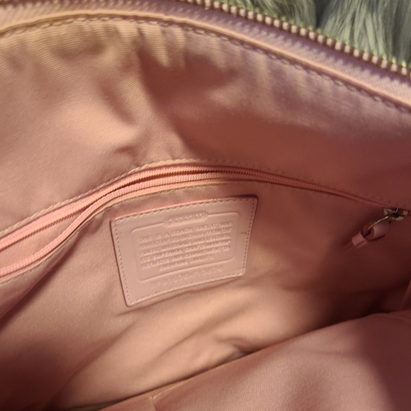 Large pink coach swingpack - Picture 2 of 3